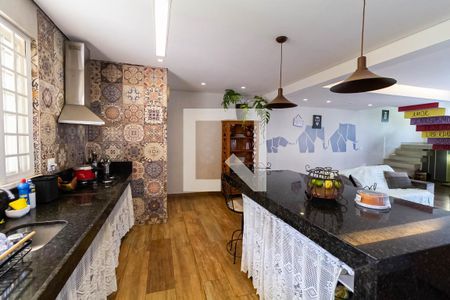 Casa à venda com 274m², 2 quartos e 8 vagasCozinha