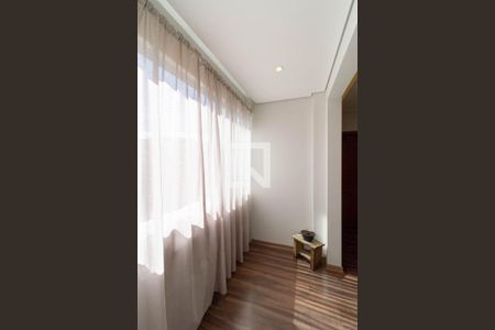 Casa à venda com 274m², 2 quartos e 8 vagasSuíte 