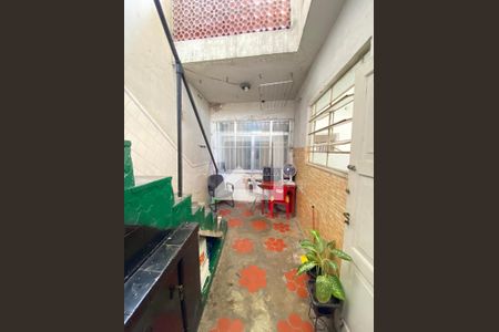 Casa à venda com 96m², 5 quartos e 1 vagaÁrea de Serviço