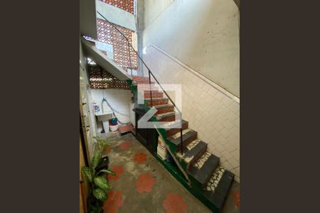 Casa à venda com 96m², 5 quartos e 1 vagaÁrea de Serviço