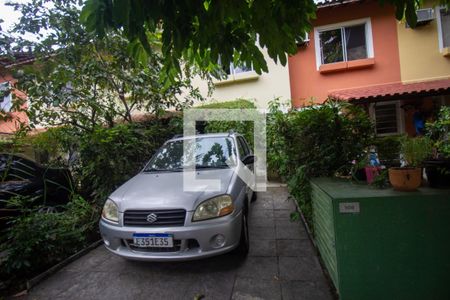 Casa de condomínio à venda com 61m², 2 quartos e 1 vagaGaragem