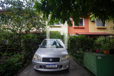 Casa de condomínio à venda com 61m², 2 quartos e 1 vagaGaragem