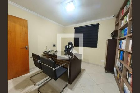 Casa à venda com 308m², 4 quartos e 6 vagas Casa à venda com 308m², 4 quartos e 6 vagasEscritório