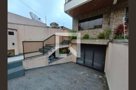 Casa à venda com 308m², 4 quartos e 6 vagas Casa à venda com 308m², 4 quartos e 6 vagasEntrada