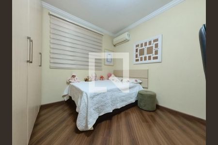 Casa à venda com 308m², 4 quartos e 6 vagas Casa à venda com 308m², 4 quartos e 6 vagasQiuarto 2