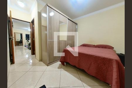 Casa à venda com 308m², 4 quartos e 6 vagas Casa à venda com 308m², 4 quartos e 6 vagasQuarto 4