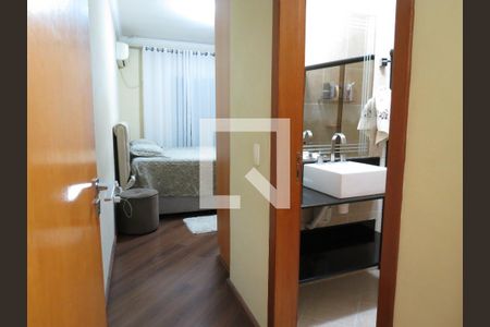 Casa à venda com 308m², 4 quartos e 6 vagasQuarto 1