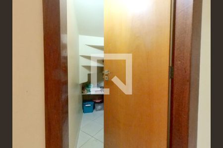 Casa à venda com 308m², 4 quartos e 6 vagas Casa à venda com 308m², 4 quartos e 6 vagasDispensa