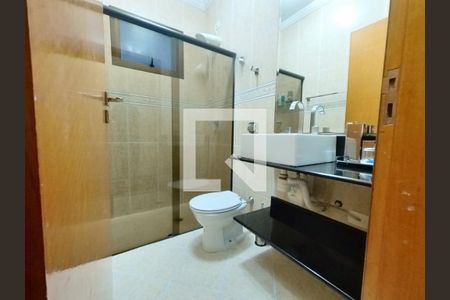 Casa à venda com 308m², 4 quartos e 6 vagas Casa à venda com 308m², 4 quartos e 6 vagasBanheiro Social