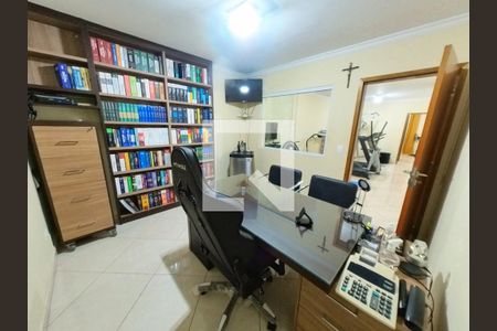 Casa à venda com 308m², 4 quartos e 6 vagas Casa à venda com 308m², 4 quartos e 6 vagasEscritório