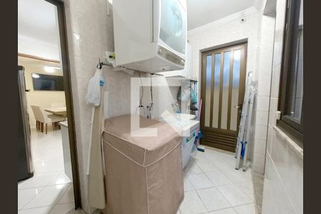 Casa à venda com 308m², 4 quartos e 6 vagas Casa à venda com 308m², 4 quartos e 6 vagasLavanderia