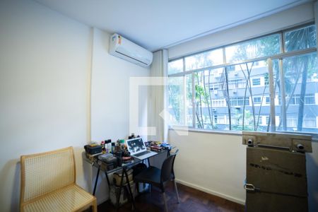 Quarto 1 de apartamento à venda com 3 quartos, 100m² em Leblon, Rio de Janeiro
