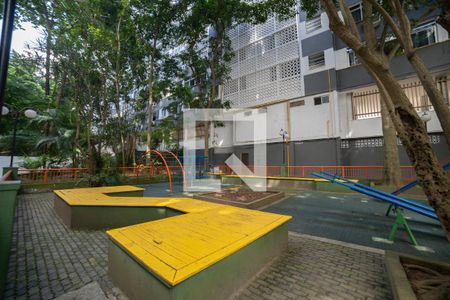 Apartamento à venda com 100m², 3 quartos e sem vagaÁrea comum - Playground