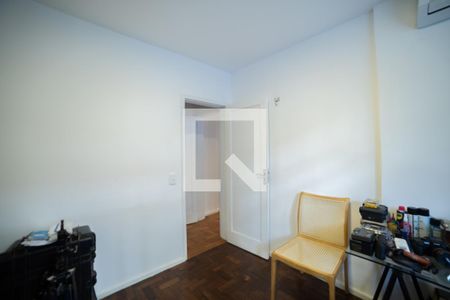 Quarto 1 de apartamento à venda com 3 quartos, 100m² em Leblon, Rio de Janeiro
