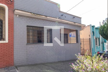 Casa à venda com 200m², 2 quartos e 4 vagasFachada