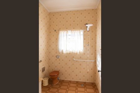 Casa à venda com 200m², 2 quartos e 4 vagasBanheiro