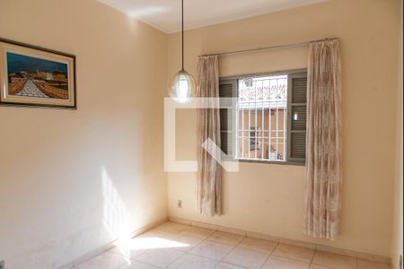 Casa à venda com 200m², 2 quartos e 4 vagasQuarto 2