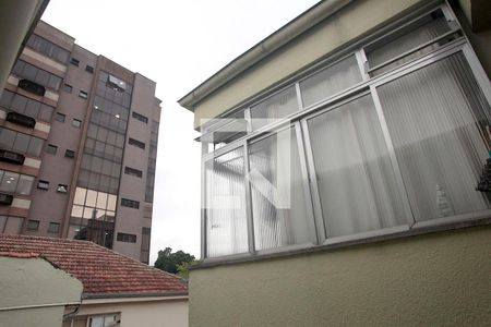 Sala Vista de apartamento para alugar com 2 quartos, 50m² em São João, Porto Alegre