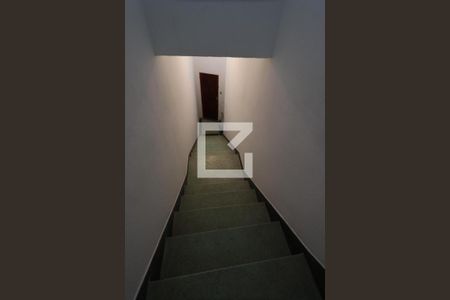 Casa para alugar com 90m², 2 quartos e sem vagaEscada