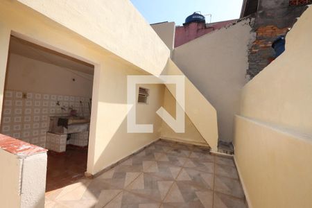 Casa para alugar com 90m², 2 quartos e sem vagaQuintal