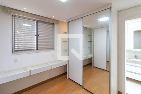 Apartamento à venda com 259m², 3 quartos e 4 vagasQuarto 4