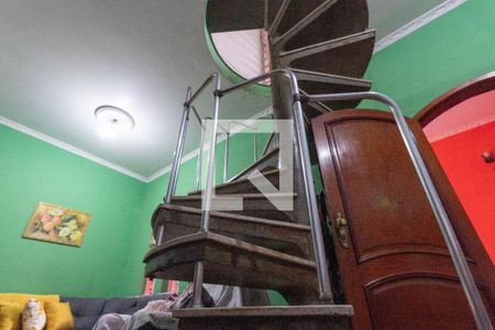 Escada de casa à venda com 4 quartos, 490m² em Vila Granada, São Paulo