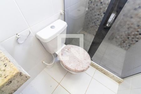 Casa de condomínio para alugar com 56m², 2 quartos e 1 vaga Casa de condomínio para alugar com 56m², 2 quartos e 1 vagaBanheiro do 2° andar