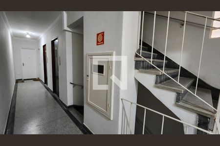 Apartamento para alugar com 92m², 2 quartos e 1 vagaEscada