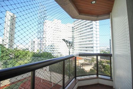 Apartamento à venda com 325m², 3 quartos e 5 vagas Apartamento à venda com 325m², 3 quartos e 5 vagasVaranda