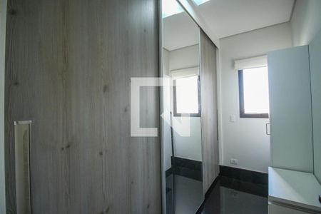 Apartamento à venda com 325m², 3 quartos e 5 vagas Apartamento à venda com 325m², 3 quartos e 5 vagasCloset