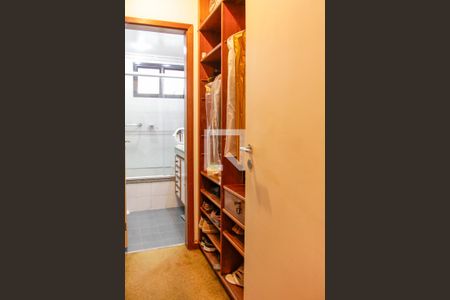 Apartamento à venda com 200m², 4 quartos e 2 vagasCloset Quarto 2 suíte