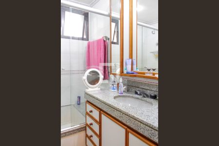 Apartamento à venda com 200m², 4 quartos e 2 vagasBanheiro Quarto 2 suíte