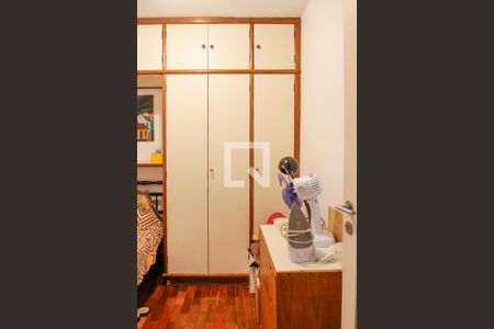 Apartamento à venda com 200m², 4 quartos e 2 vagasQuarto de serviço