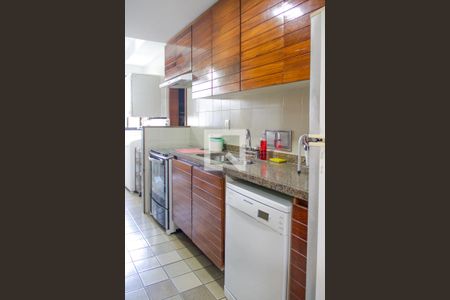 Apartamento à venda com 200m², 4 quartos e 2 vagasCozinha