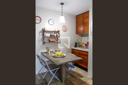 Apartamento à venda com 200m², 4 quartos e 2 vagasCopa