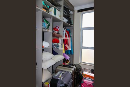 Casa à venda com 550m², 3 quartos e 3 vagas Casa à venda com 550m², 3 quartos e 3 vagasCloset da suíte 2