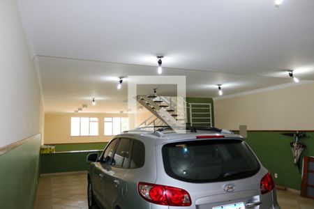 Casa à venda com 550m², 3 quartos e 3 vagas Casa à venda com 550m², 3 quartos e 3 vagasGaragem