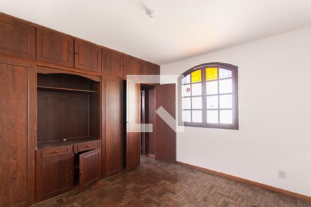 Casa à venda com 360m², 3 quartos e 3 vagasSuíte 2