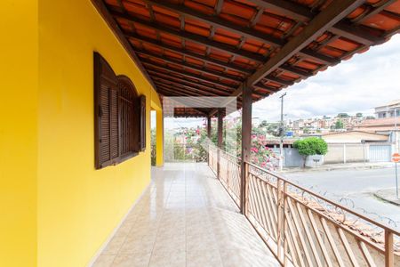 Casa à venda com 360m², 3 quartos e 3 vagasVaranda Sala 3