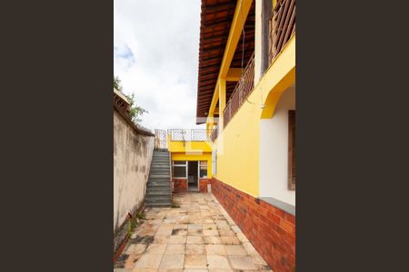 Casa à venda com 360m², 3 quartos e 3 vagasQuintal e Jardim