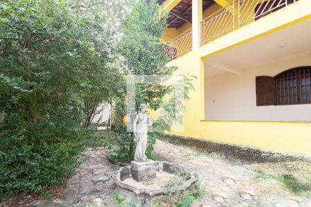 Casa à venda com 360m², 3 quartos e 3 vagasQuintal e Jardim