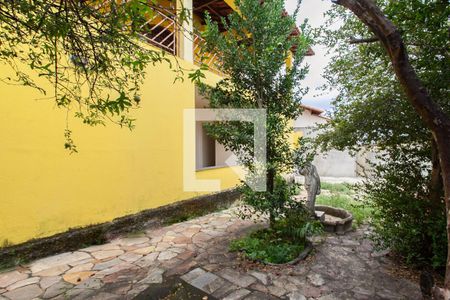Casa à venda com 360m², 3 quartos e 3 vagasQuintal e Jardim