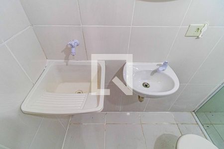 Studio - Banheiro de kitnet/studio para alugar com 0 quarto, 9m² em Jardim Esmeralda, São Paulo