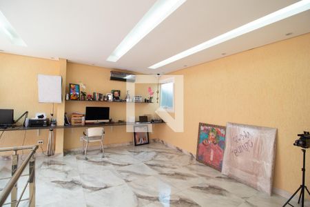 Casa à venda com 300m², 4 quartos e 6 vagasQuarto Casa 2