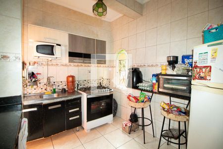 Casa à venda com 300m², 4 quartos e 6 vagasCozinha