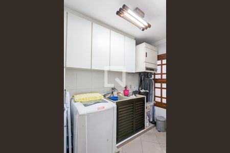 Casa à venda com 347m², 4 quartos e 4 vagasÁrea de serviço