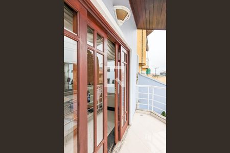 Casa à venda com 347m², 4 quartos e 4 vagasVaranda