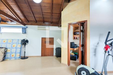 Casa à venda com 347m², 4 quartos e 4 vagasSótão