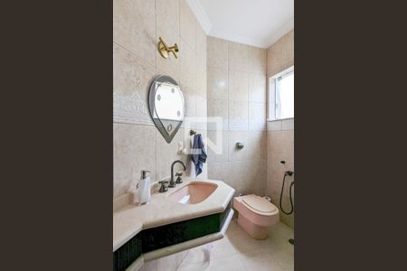 Casa à venda com 347m², 4 quartos e 4 vagasBanheiro