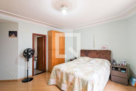 Casa à venda com 347m², 4 quartos e 4 vagasQuarto da suíte 1